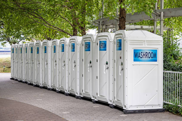 Best Portable restroom trailer rental  in Sweetwater, FL